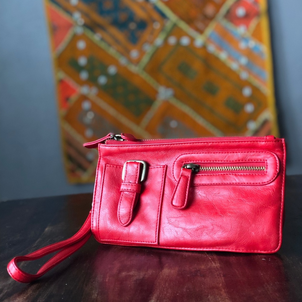 Red Deena & Ozzy clutch